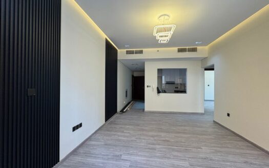 Ultra-Luxury 2BR | Western Layout | Upgraded | 2 Parkings